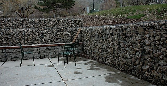 stone gabion retaing wall